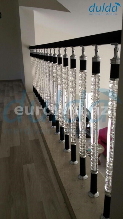 Pleksi məhəccər sistemləri